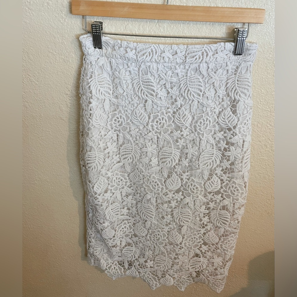 Banana Republic White Lace Skirt Size 4